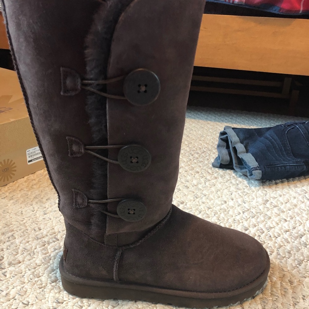 UGG Brown Bailey Button Triplet